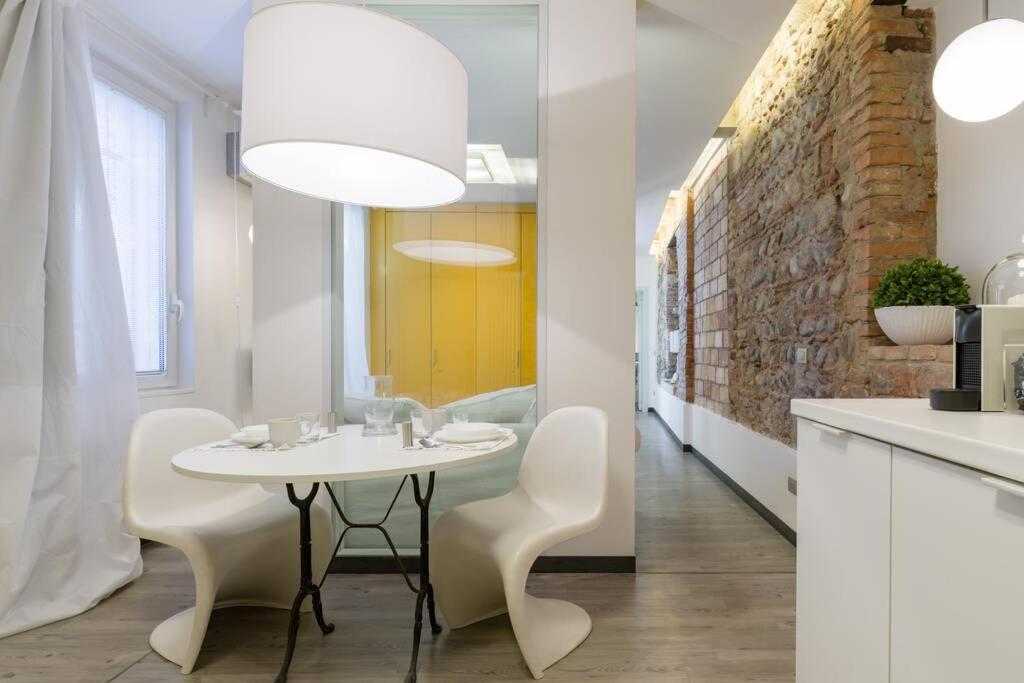 Punto Luce Home In Center Of فيرونا المظهر الخارجي الصورة