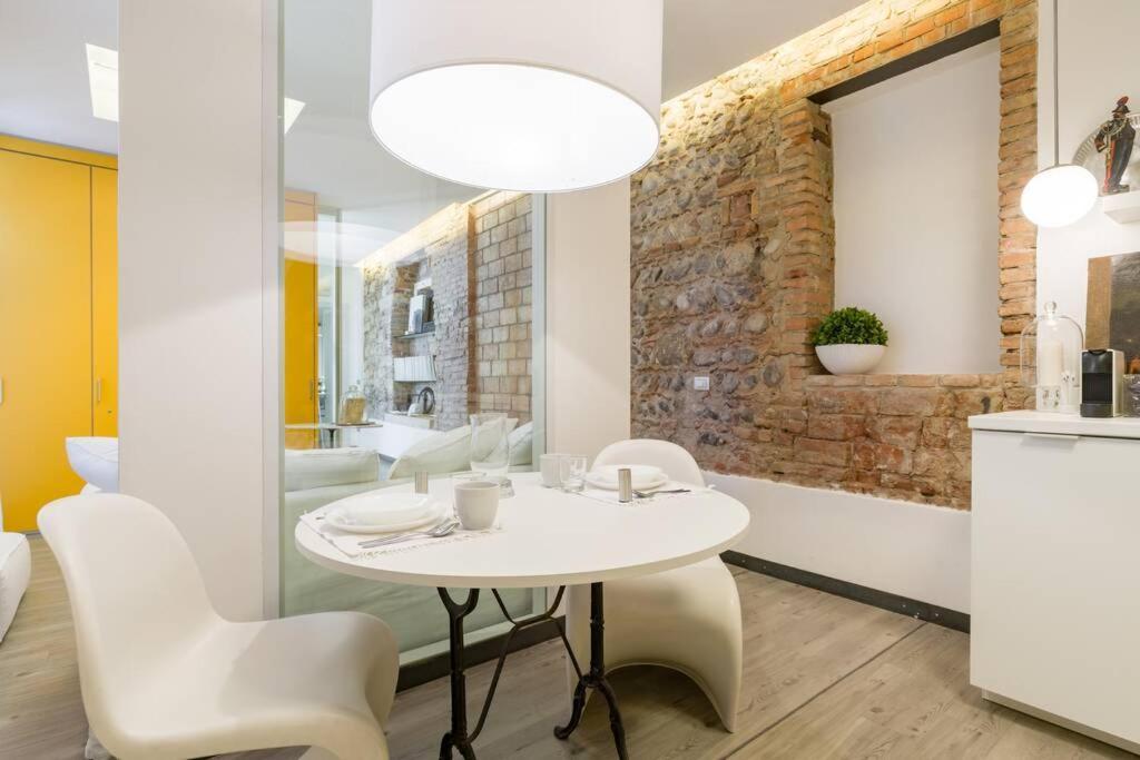 Punto Luce Home In Center Of فيرونا المظهر الخارجي الصورة
